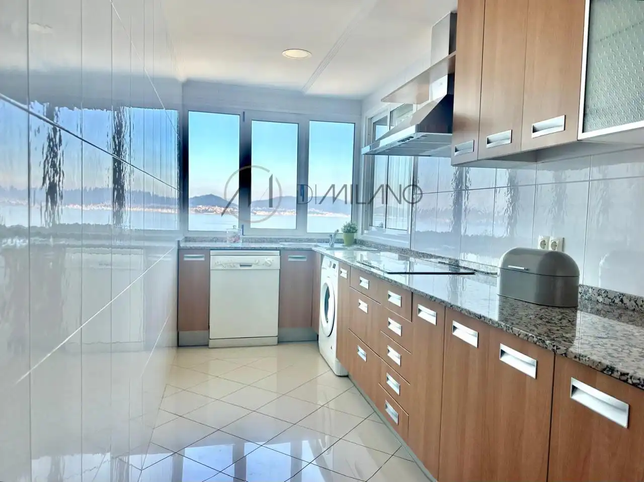 Cocina de Dúplex en venta en Vigo  con Calefacción y Parquet