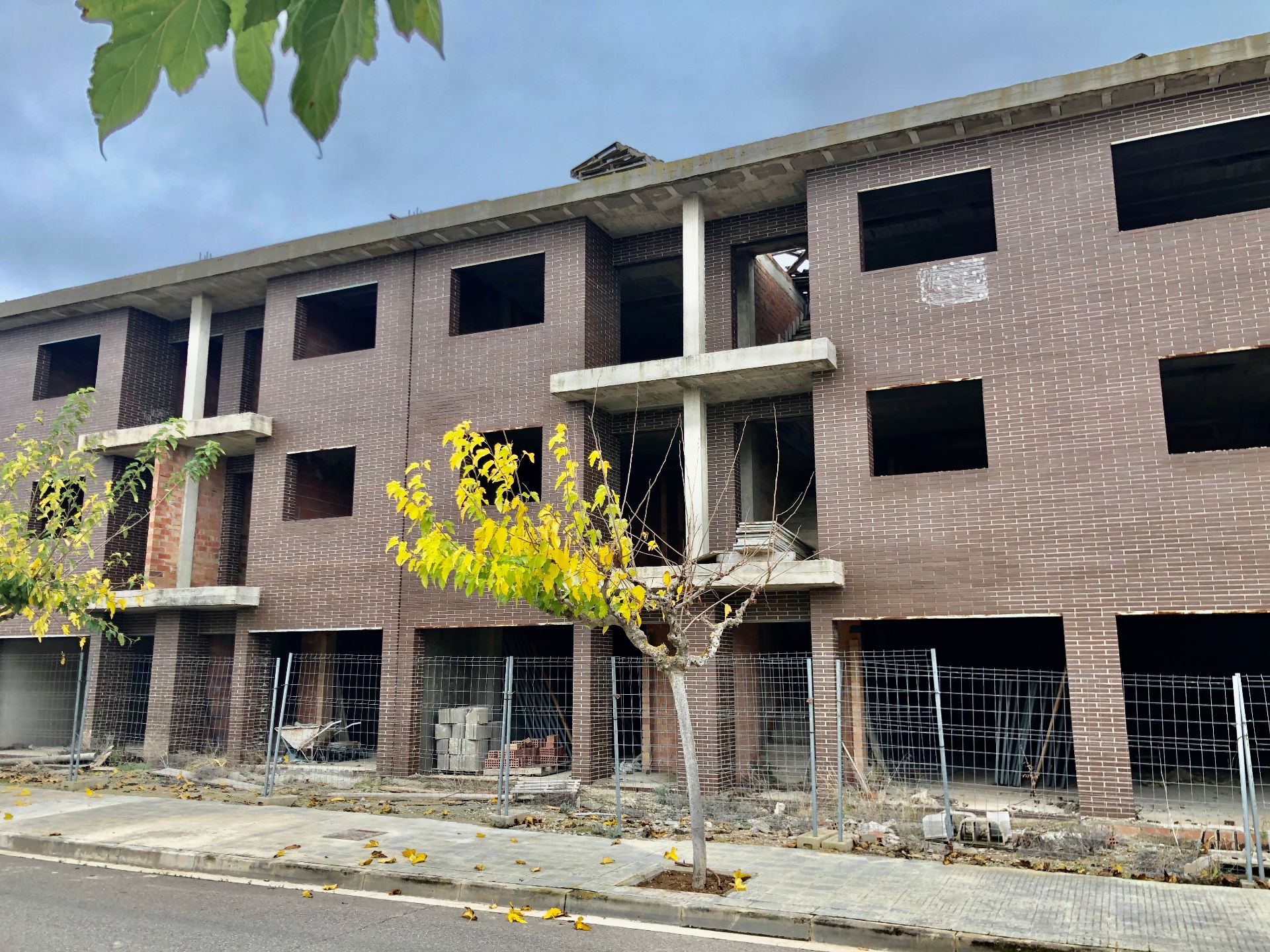 Exterior view of Single-family semi-detached for sale in Ascó  with Private garden, Terrace and Balcony