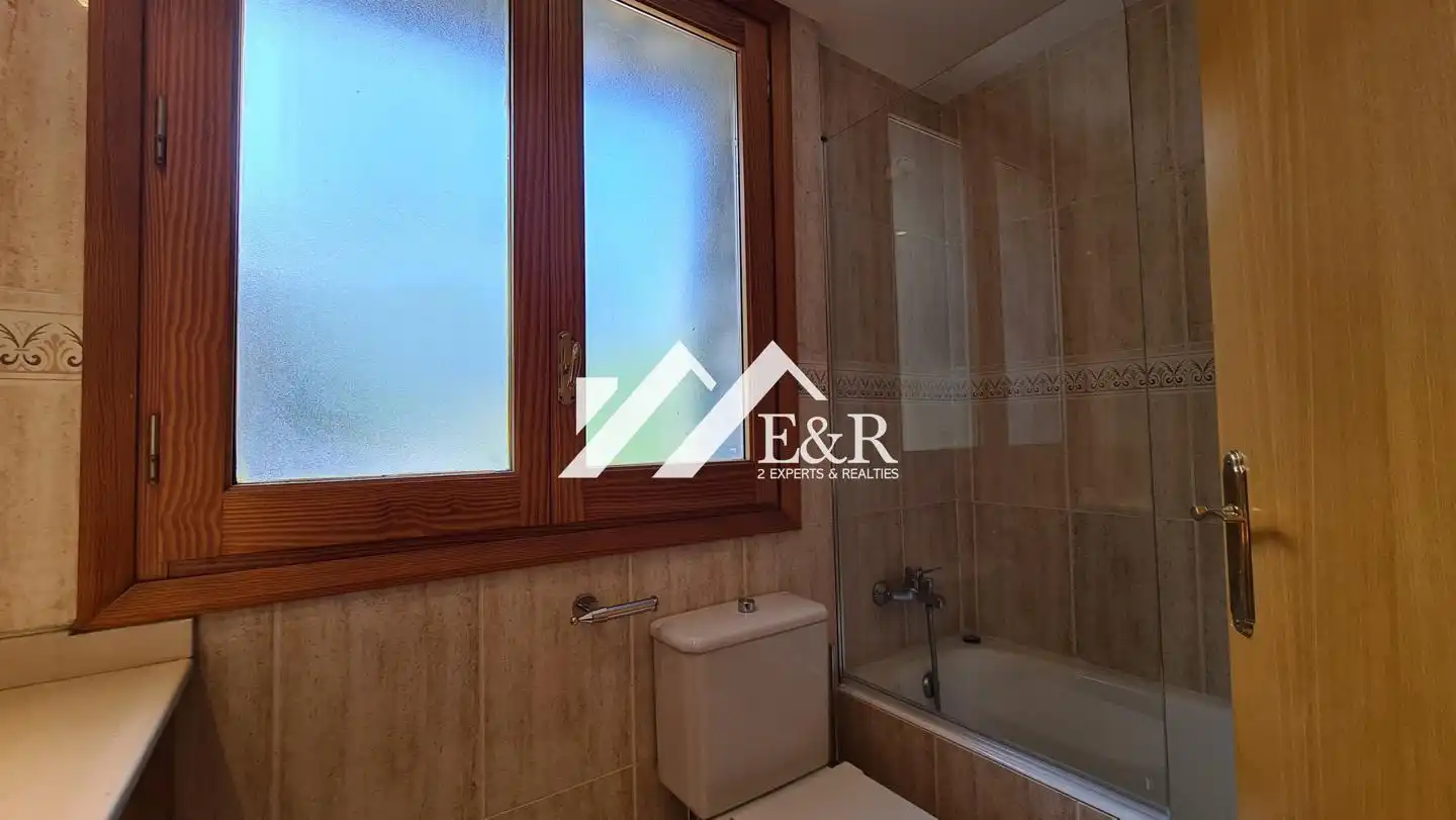Baño de Piso en venta en La Massana con Terraza y Amueblado
