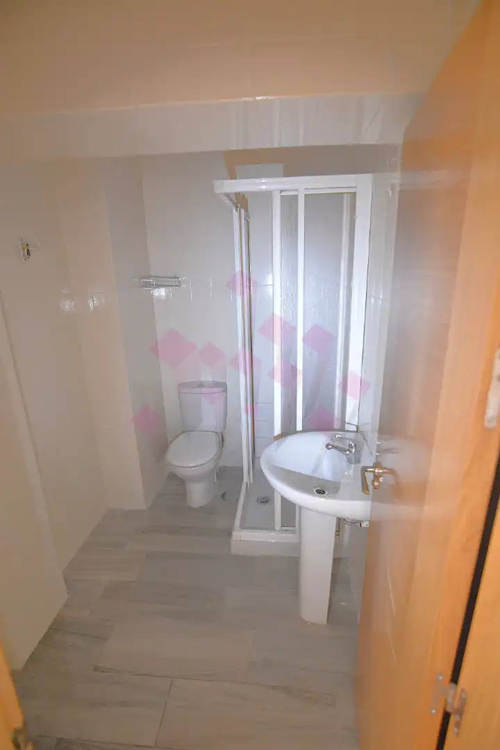 Bathroom of Flat for sale in Ciudad Real  with Air Conditioner, Heating and Terrace