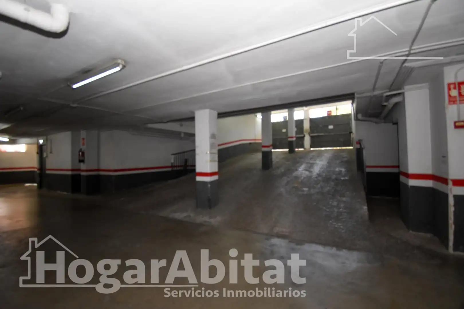 Parking of Flat for sale in Torrent  with Air Conditioner, Heating and Furnished
