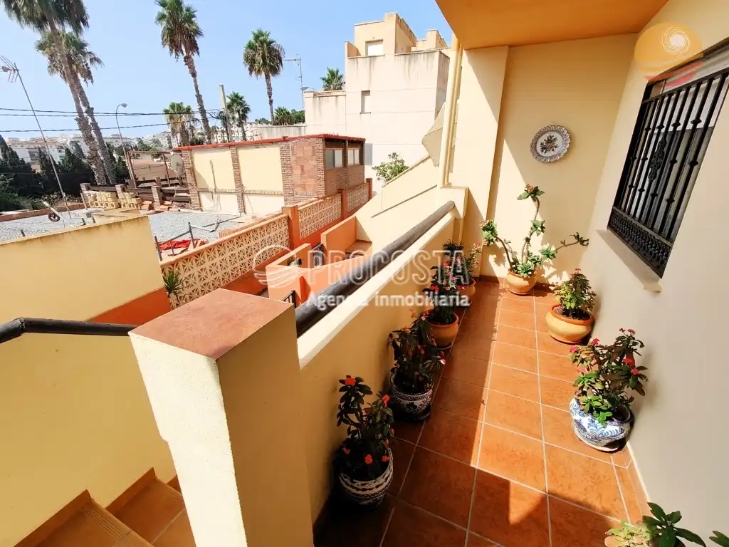 Terraza de Casa adosada en venta en Almuñécar con Aire acondicionado, Jardín privado y Terraza