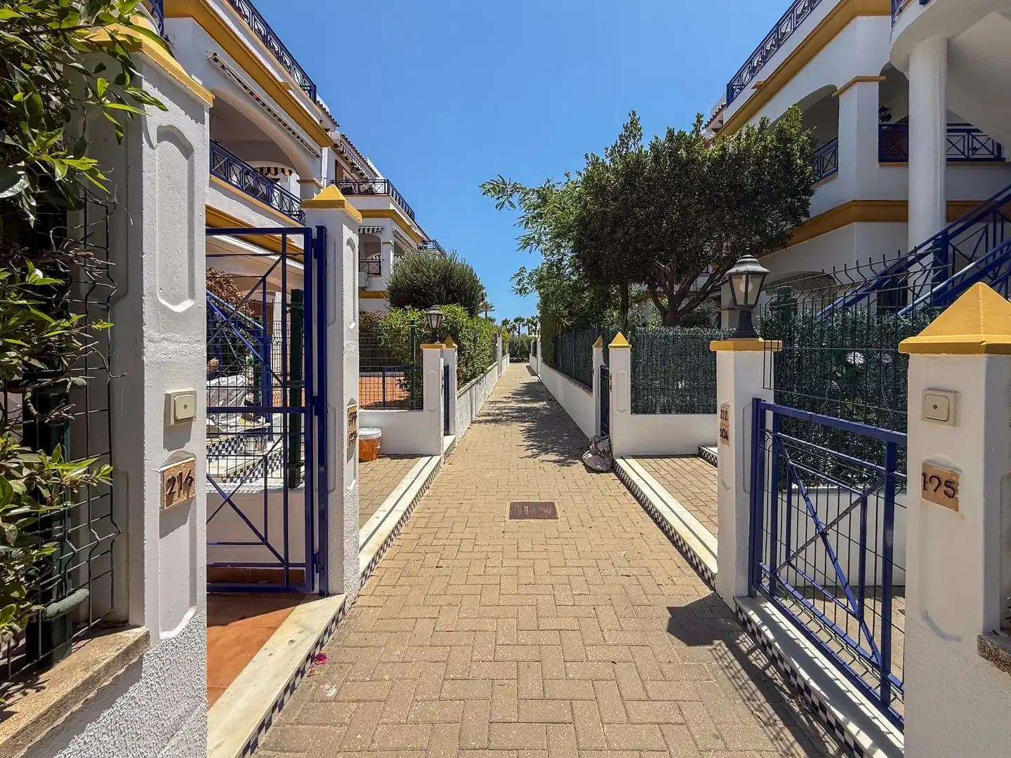 Vista exterior de Planta baixa en venda en Vera amb Moblat i Piscina comunitària