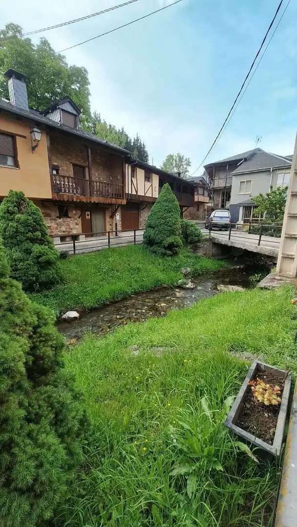 Vista exterior de Casa o xalet en venda en Ponferrada