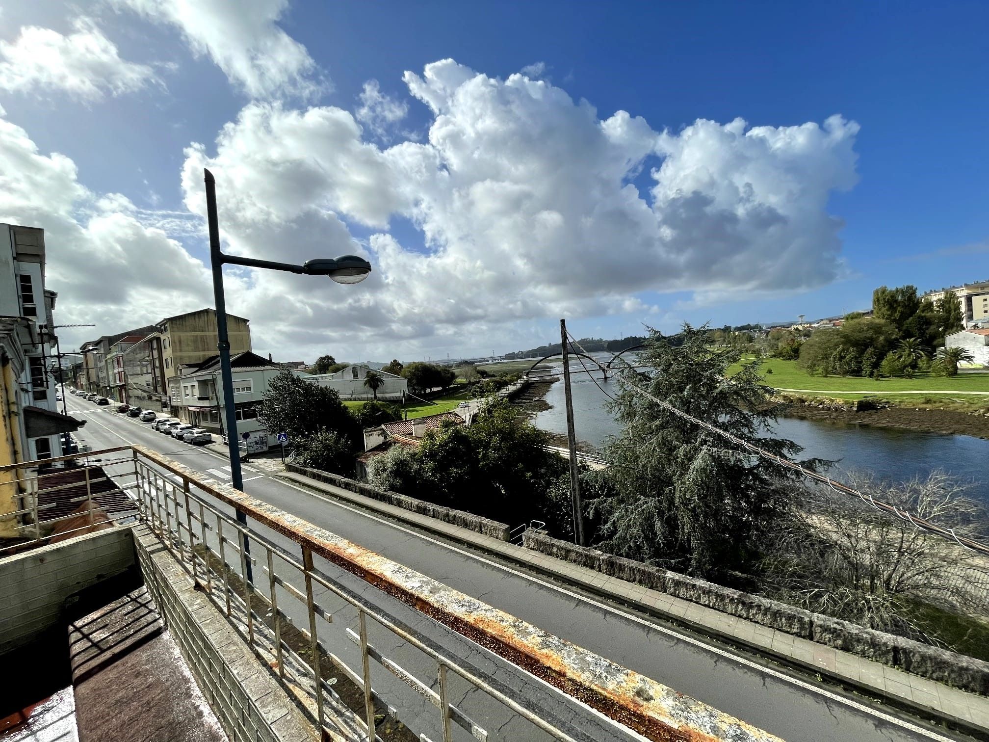 Vista exterior de Casa o xalet en venda en Neda amb Calefacció i Terrassa