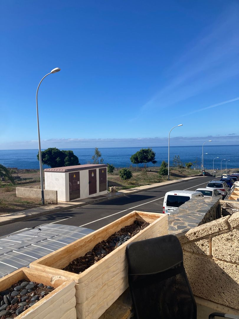 Vista exterior de Dúplex en venda en Adeje amb Jardí privat, Terrassa i Moblat