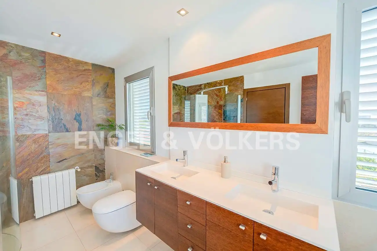 Bathroom of Houses for sale in Sant Joan d'Alacant  with Air Conditioner, Private garden and Terrace