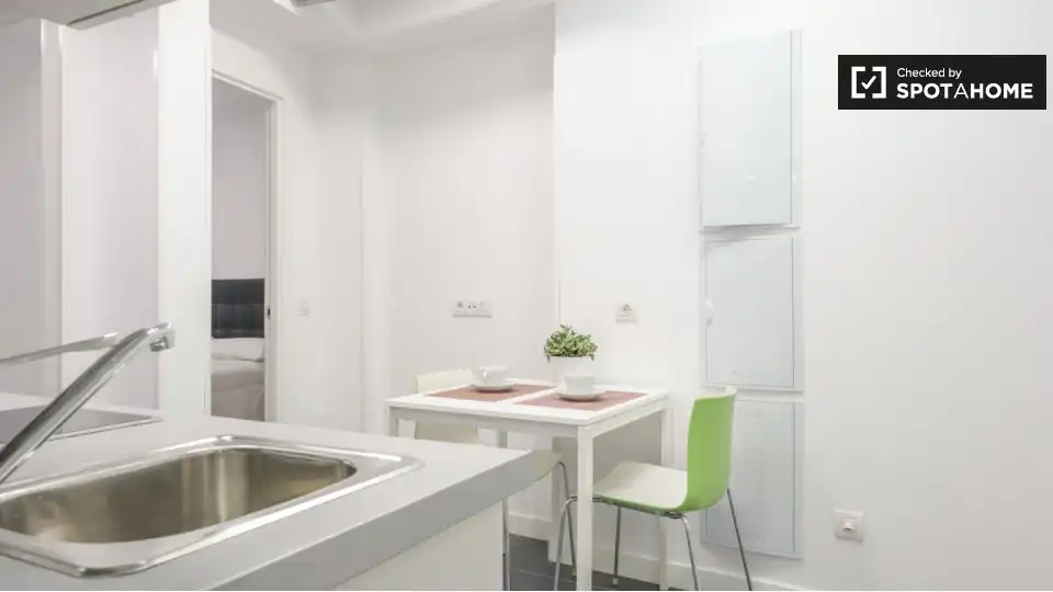 Cocina de Piso de alquiler en Madrid con Aire acondicionado, Calefacción y Amueblado