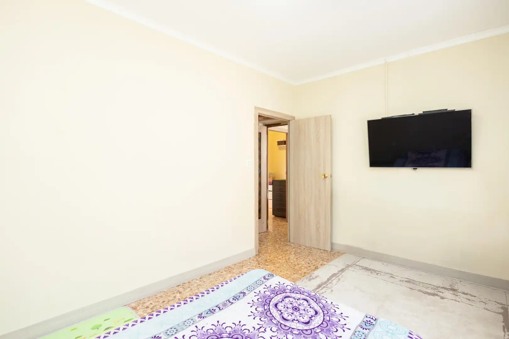 Schlafzimmer von Wohnung zum Verkauf in Sant Boi de Llobregat mit Klimaanlage, Ofen und Balkon