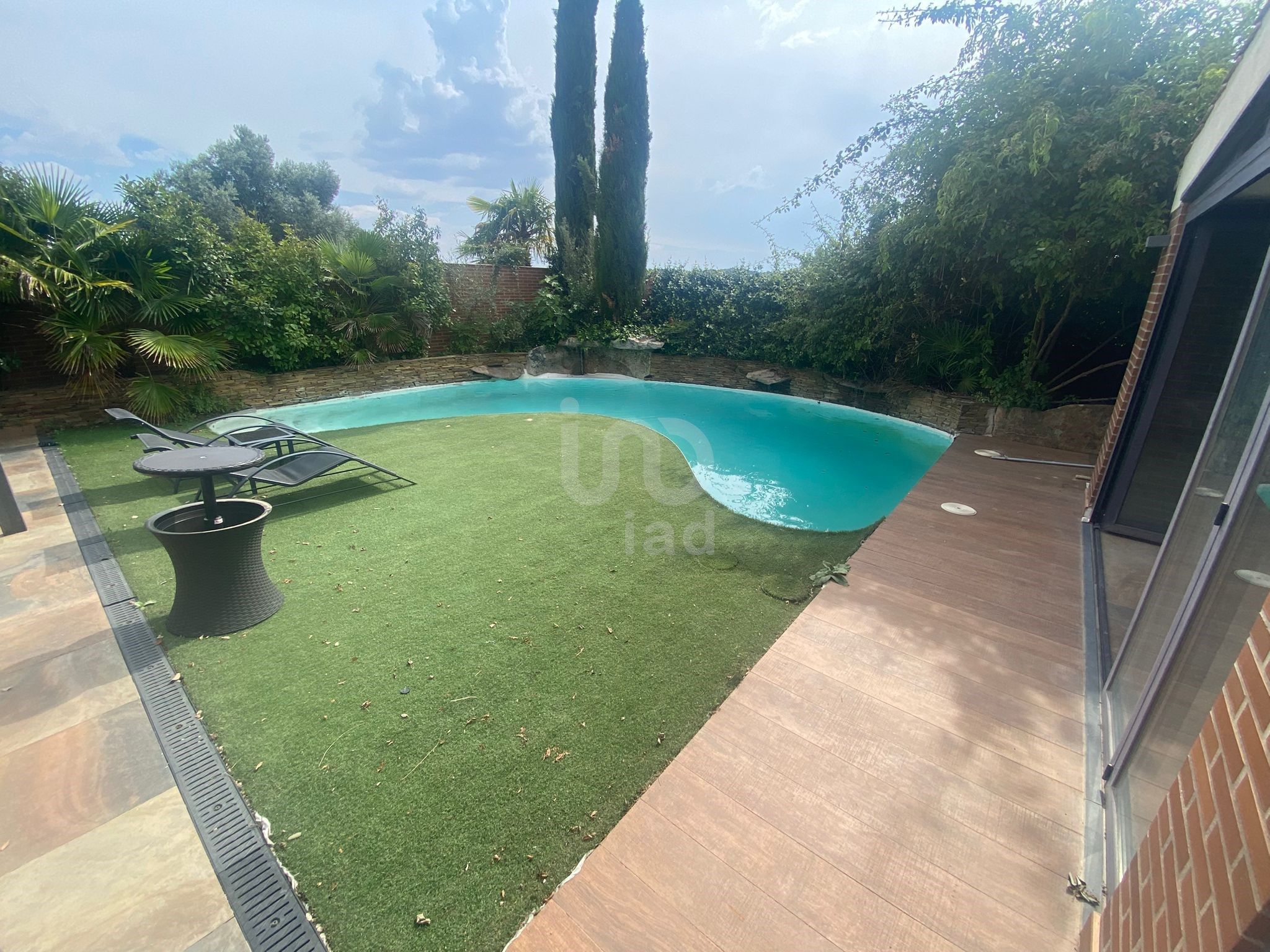 Piscina de Casa adosada en venda en Las Rozas de Madrid amb Aire condicionat, Calefacció i Terrassa