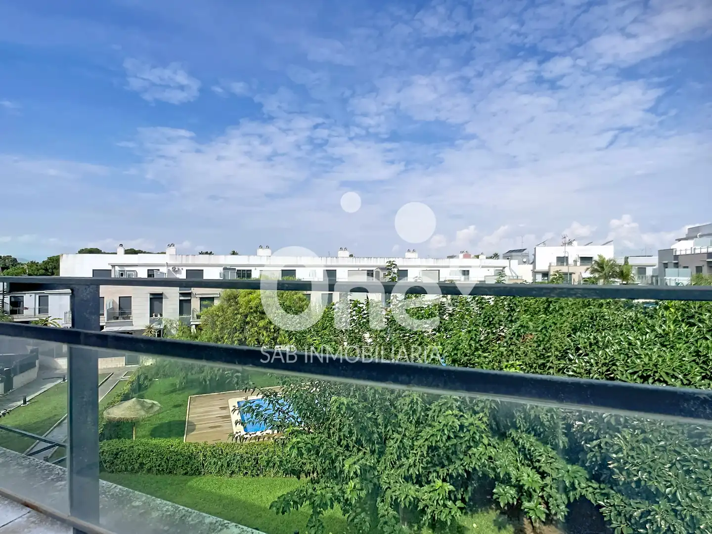 Casa a schiera con terrazza in vendita a Avenida Cortes de Medio 55