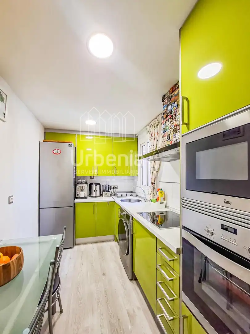 Küche von Wohnung zum Verkauf in Mataró mit Klimaanlage, Heizung und Terrasse