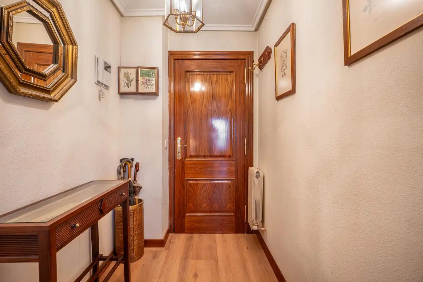 Wohnung zum Verkauf in Ávila mit Klimaanlage, Parkett und Terrasse
