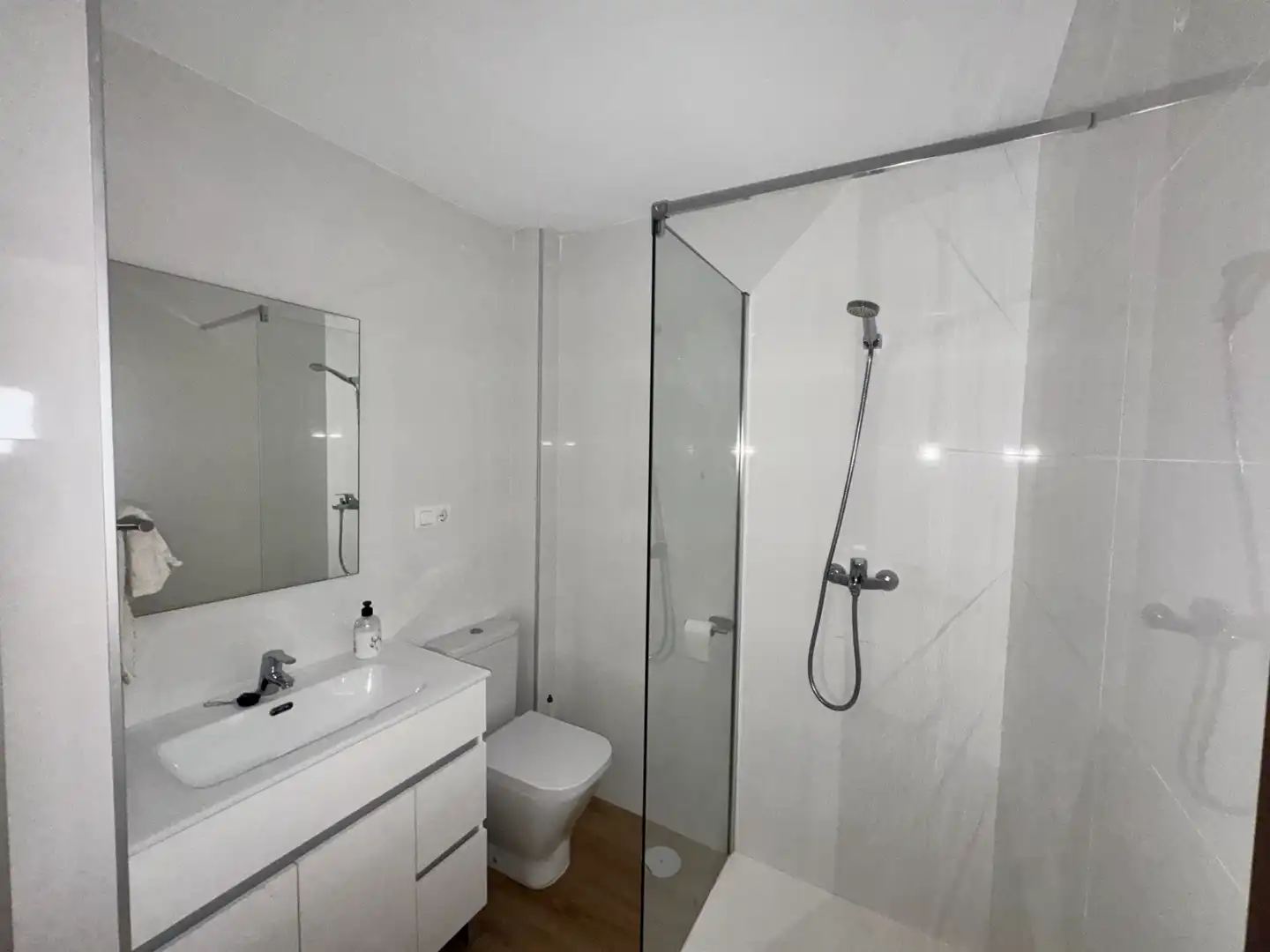 Baño de Piso en venta en Málaga con Aire acondicionado, Terraza y Amueblado