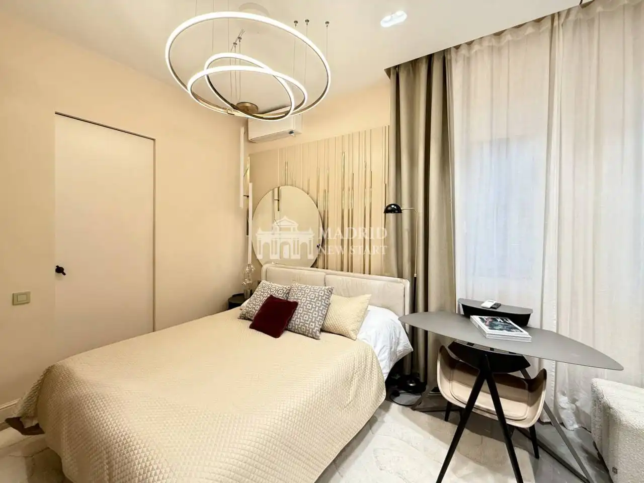 Schlafzimmer von Wohnung zur Miete in Madrid mit Klimaanlage, Heizung und Terrasse