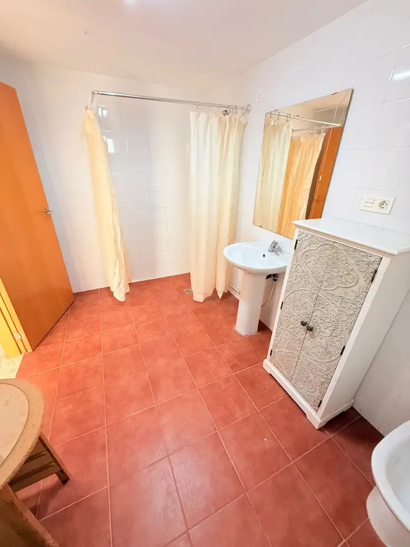 Bathroom of Flat for sale in Pizarra  with Air Conditioner, Terrace and Storage room