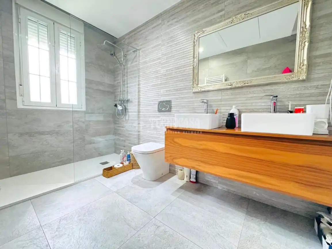 Baño de Casa adosada en venta en Pepino con Aire acondicionado, Calefacción y Terraza