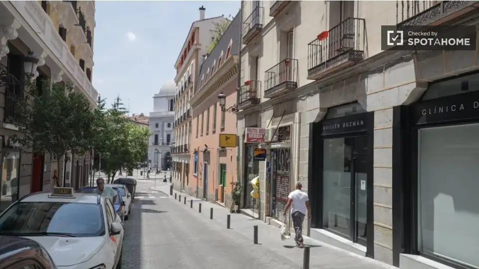 Exterior view of Flat for share in Madrid  with Air Conditioner, Heating and Terrace