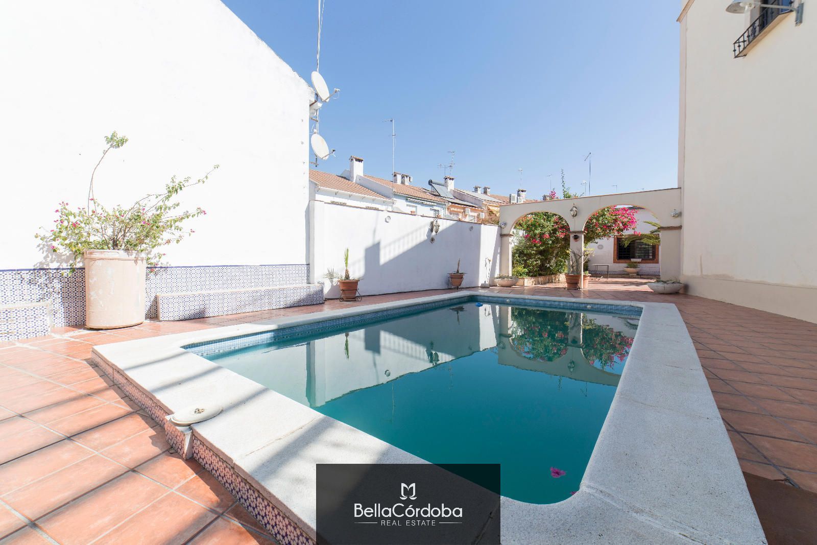 Exterior view of House or chalet for sale in  Córdoba Capital  with Air Conditioner, Heating and Private garden