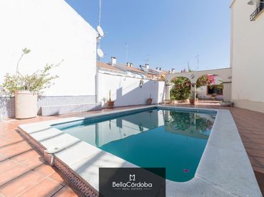 Xalet amb piscina en venda a Norte-Sierra
