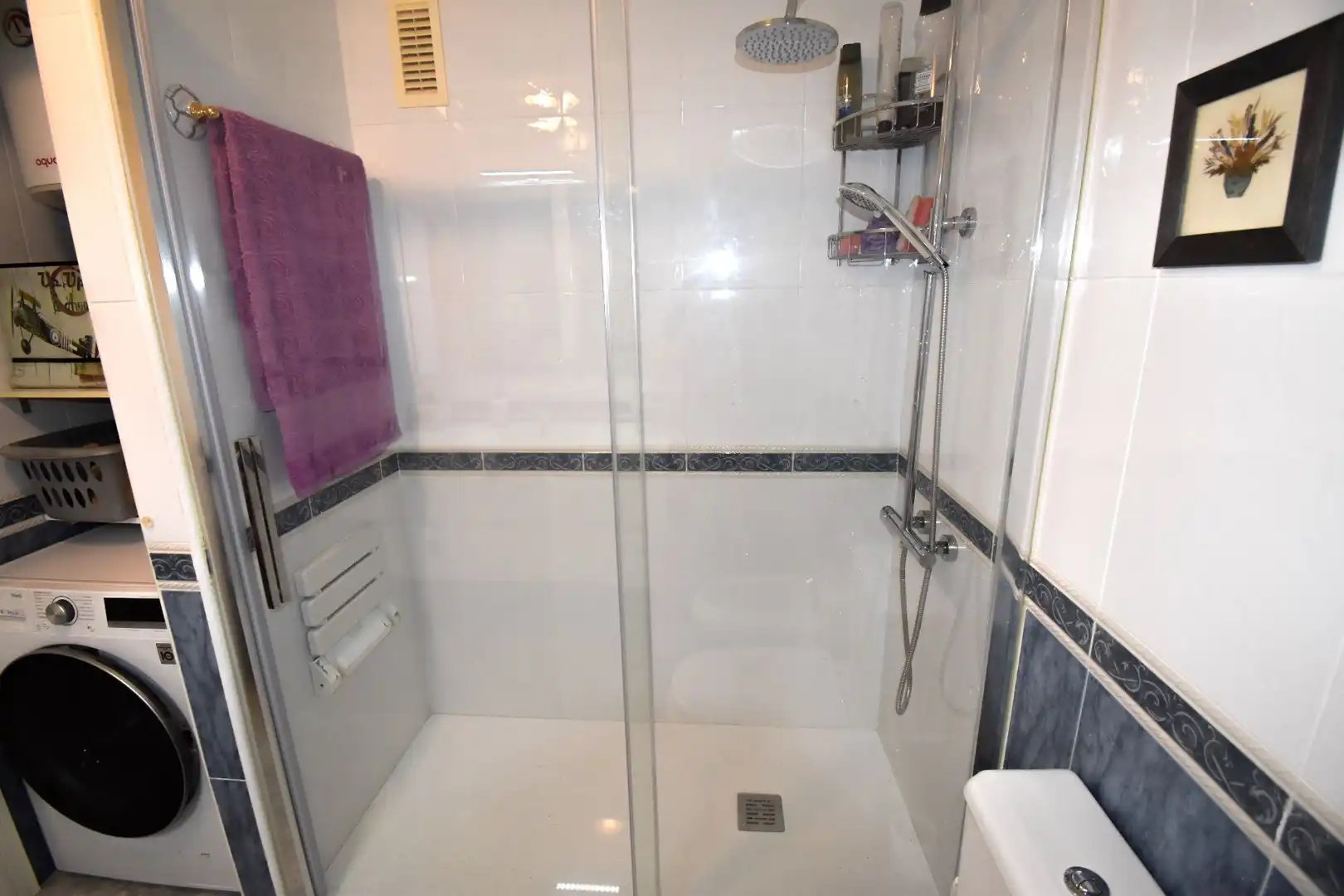 Baño de Apartamento de alquiler en Santa Pola con Aire acondicionado, Calefacción y Terraza