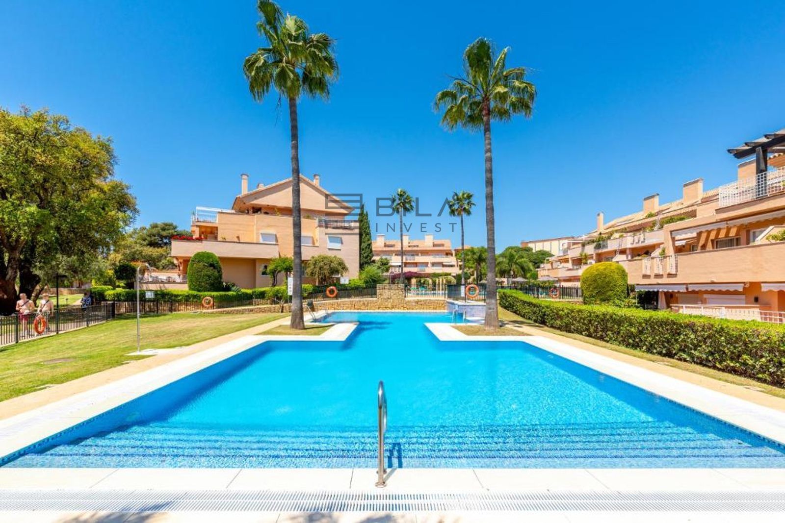 Exterior view of Attic for sale in Marbella  with Air Conditioner, Terrace and Storage room
