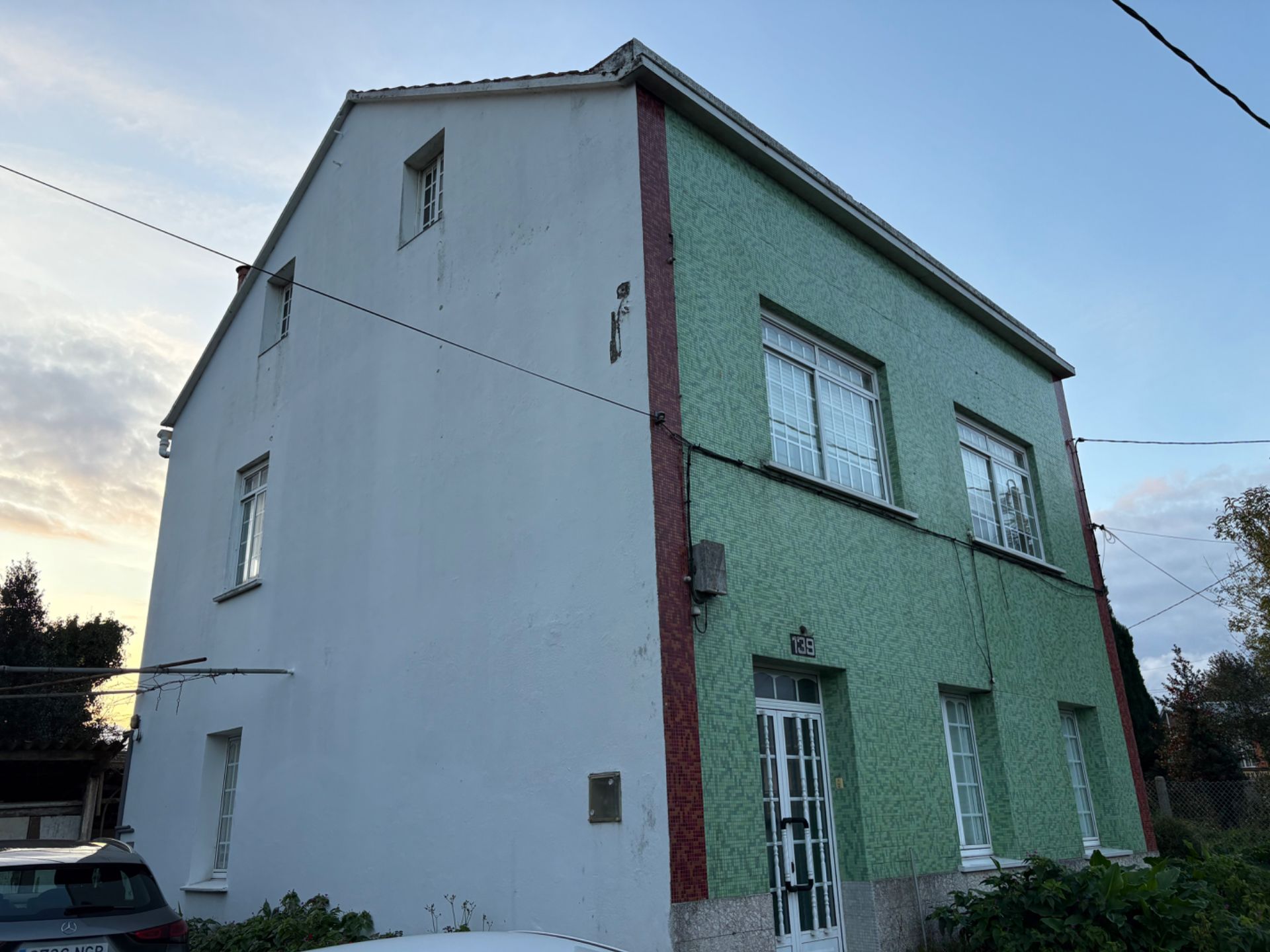 Vista exterior de Casa o xalet en venda en Ferrol amb Jardí privat, Traster i Moblat