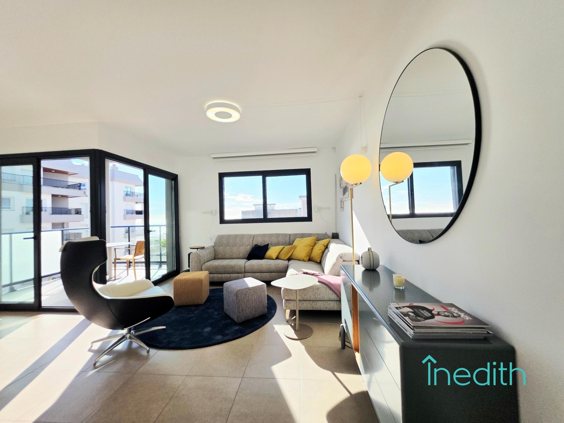 Sala d'estar de Pis en venda en Calafell amb Aire condicionat, Jardí privat i Terrassa