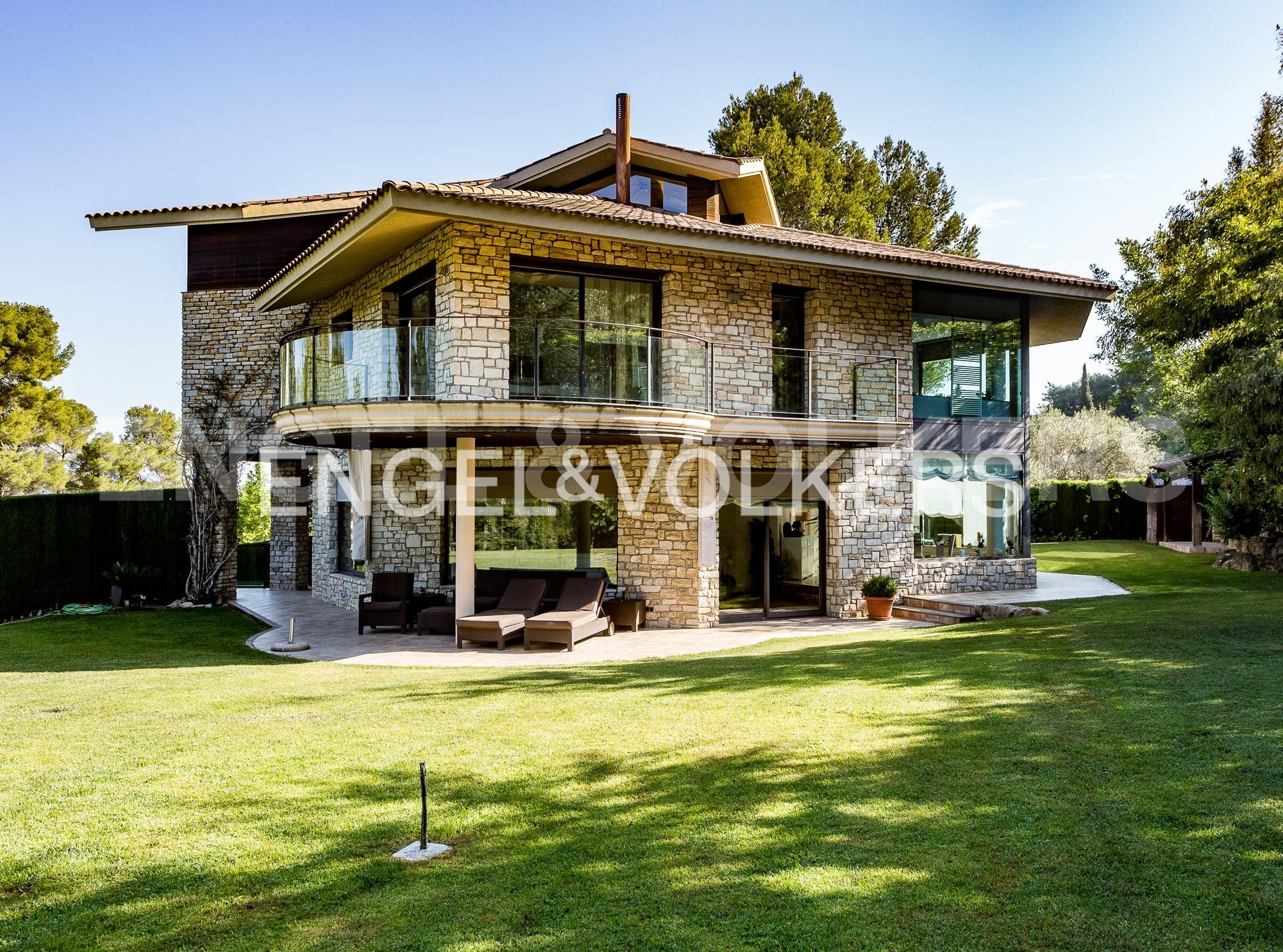 Exterior view of House or chalet for sale in Gelida  with Heating, Private garden and Parquet flooring