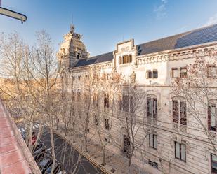 Vista exterior de Apartament en venda en  Barcelona Capital amb Calefacció, Parquet i Traster