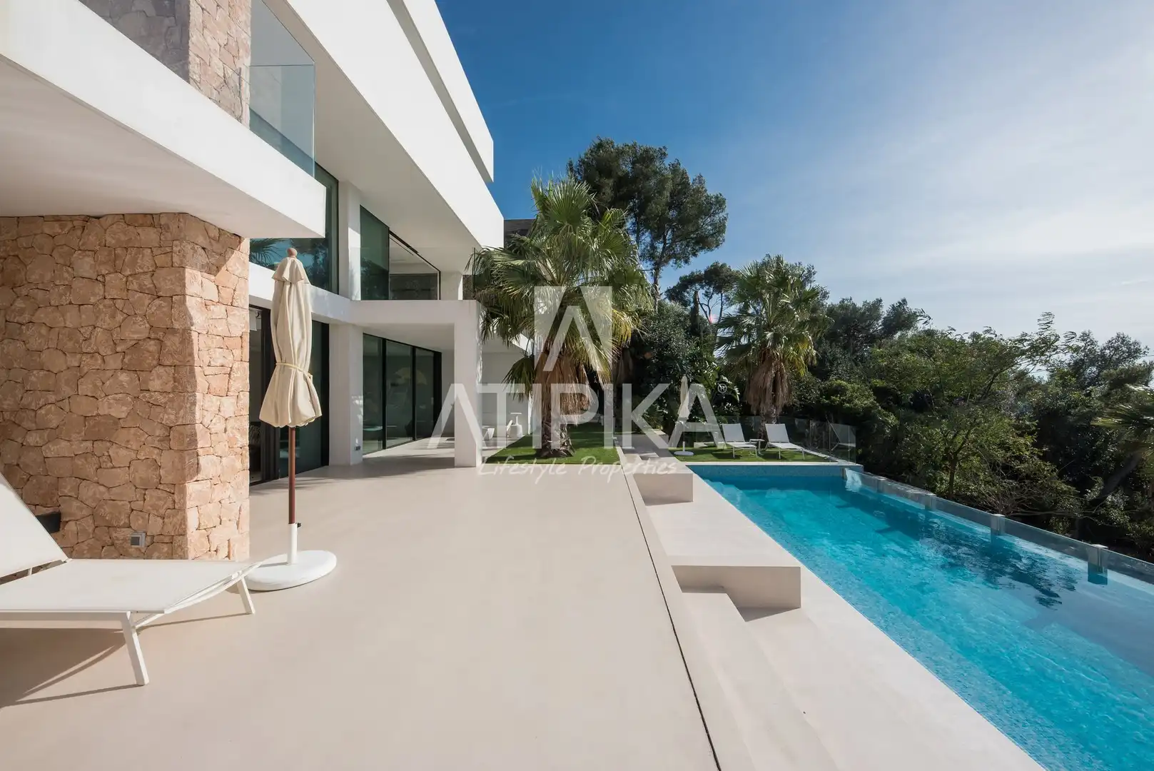 Vista exterior de Casa o xalet en venda en Castelldefels amb Aire condicionat, Calefacció i Terrassa