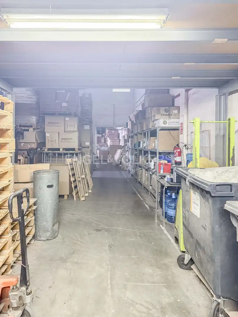 Nave industrial con ascensor en venta en Eixample, imagen 9