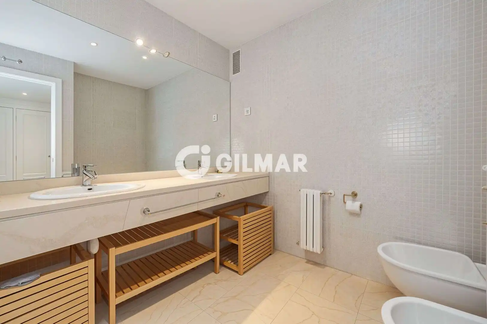 Bany de Pis en venda en Madrid amb Calefacció, Piscina i Balcó
