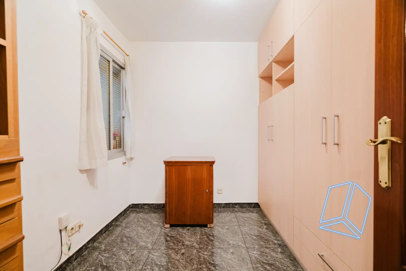 Habitación de Piso en venta en L'Hospitalet de Llobregat con Balcón