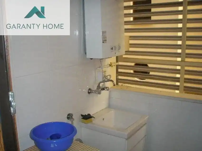 Baño de Piso de alquiler en Málaga con Aire acondicionado, Calefacción y Jardín privado