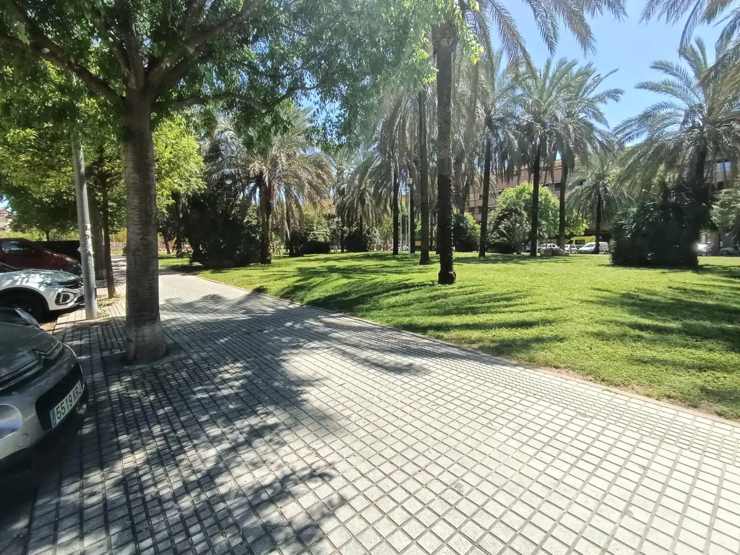 Außenansicht von Wohnung zum Verkauf in  Córdoba Capital mit Klimaanlage, Privatgarten und Terrasse