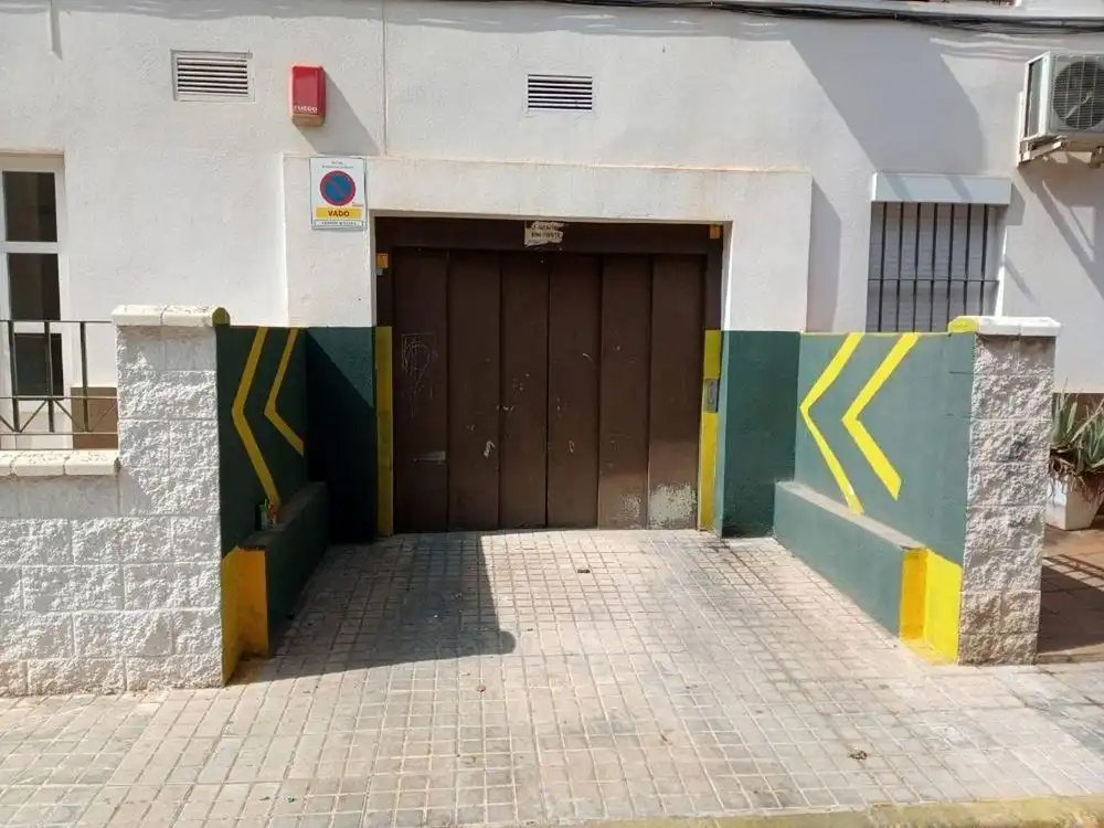 Aparcament amb ascensor en venda a Cerro - Amate, imagen 8