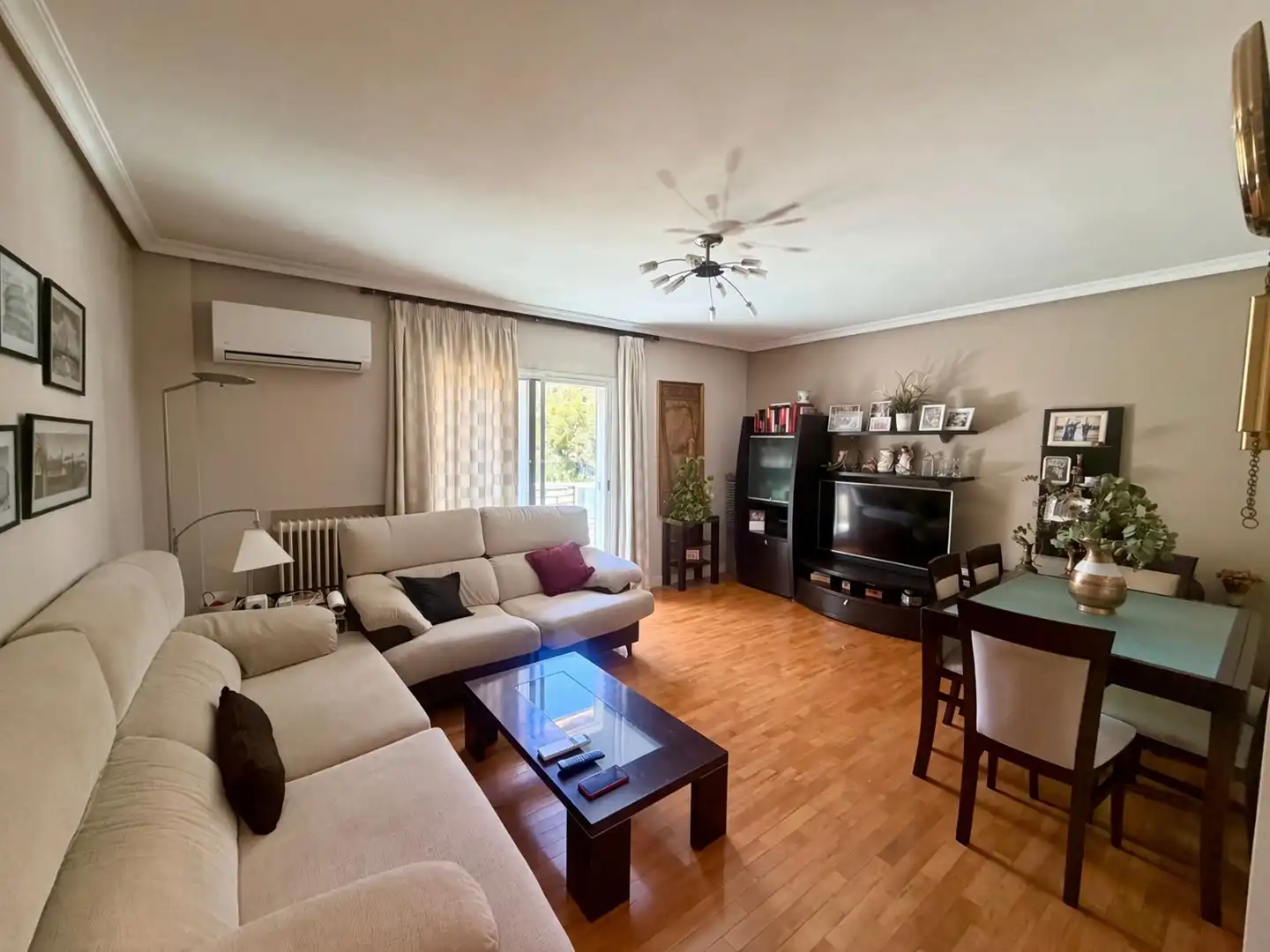 Sala d'estar de Pis en venda en Ciudad Real amb Aire condicionat, Calefacció i Parquet