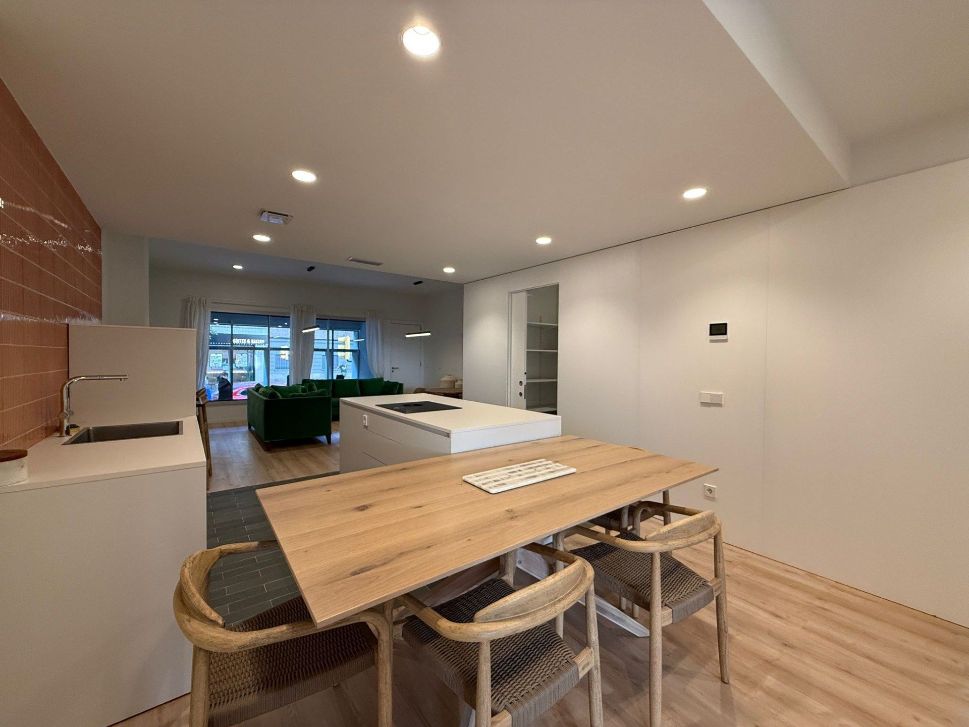 Cocina de Planta baja de alquiler en Girona Capital con Aire acondicionado, Calefacción y Terraza