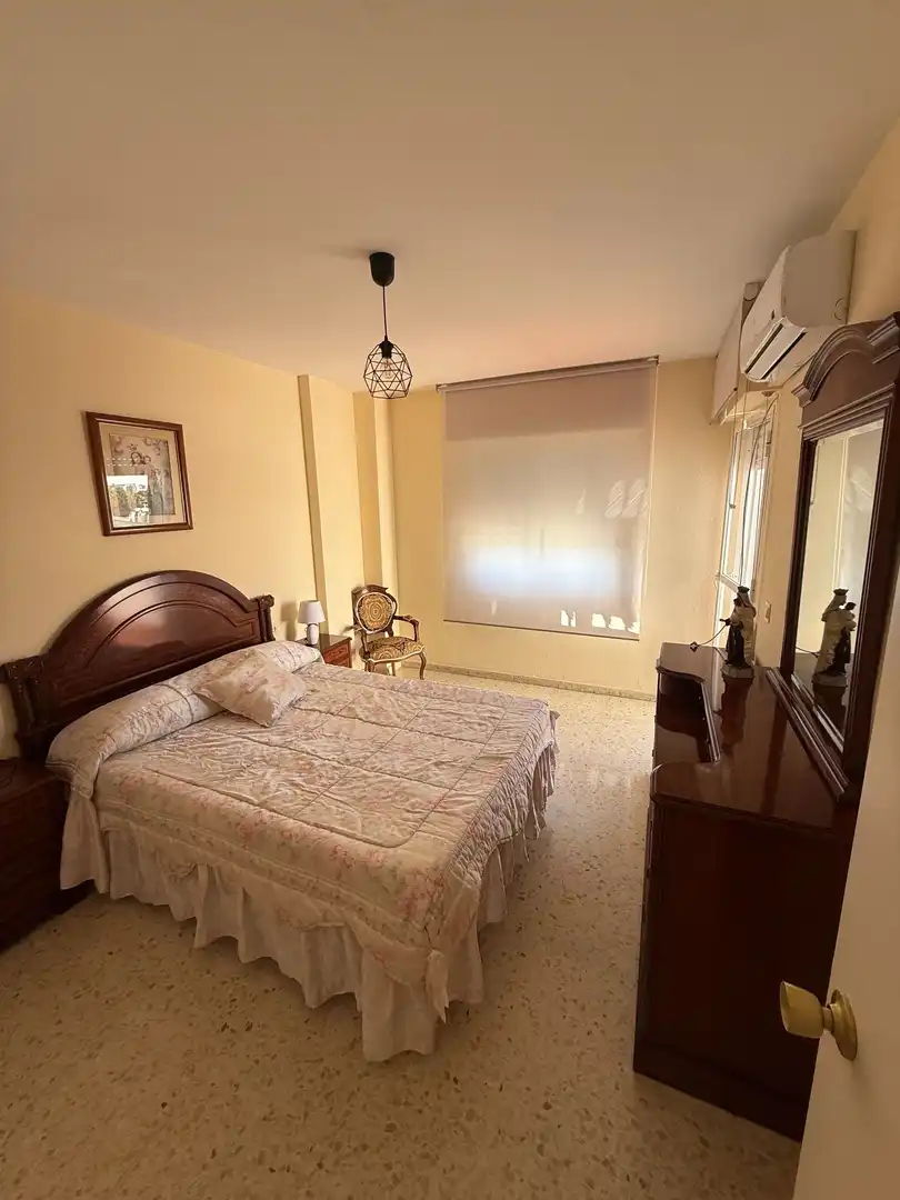 Habitación de Casa o chalet en venta en Alhaurín de la Torre con Aire acondicionado, Calefacción y Jardín privado