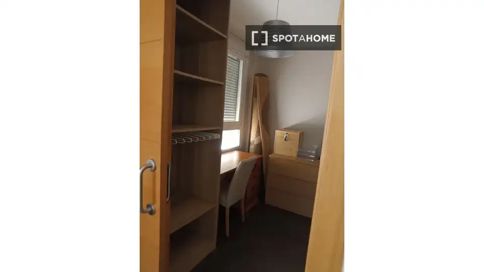 Habitación en Centro - El Castillo