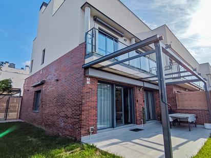 Exterior view of Single-family semi-detached for sale in Colmenar Viejo  with Air Conditioner, Heating and Private garden