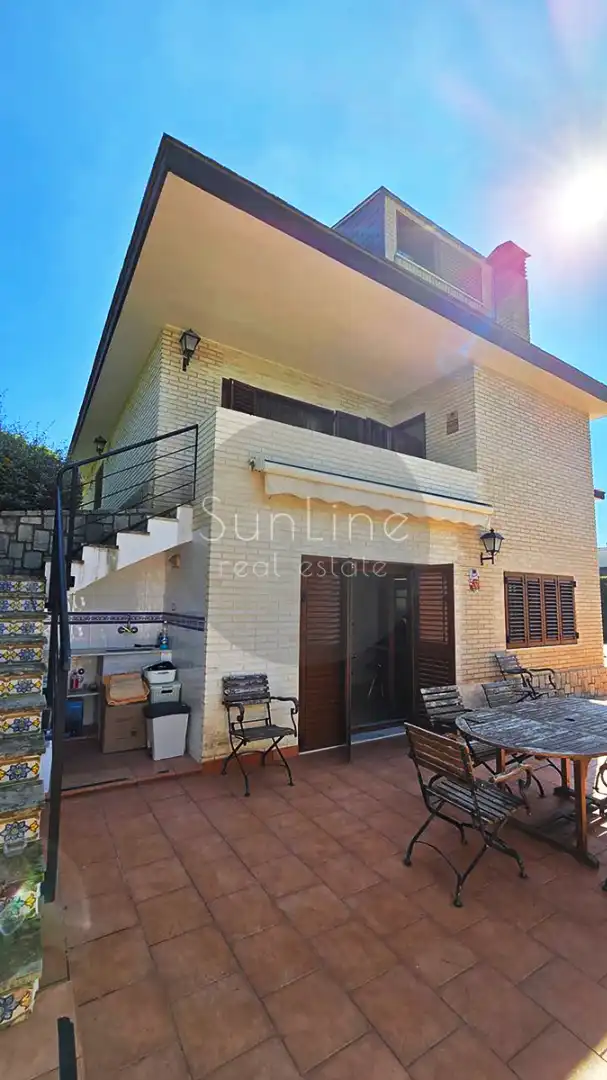 House with pool for sale in Carrer Font de la Carrasquera, imagen 14