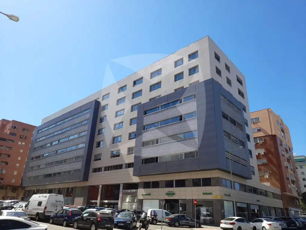 Oficina amb ascensor en venda a Calle Luis Alvarez Lencero