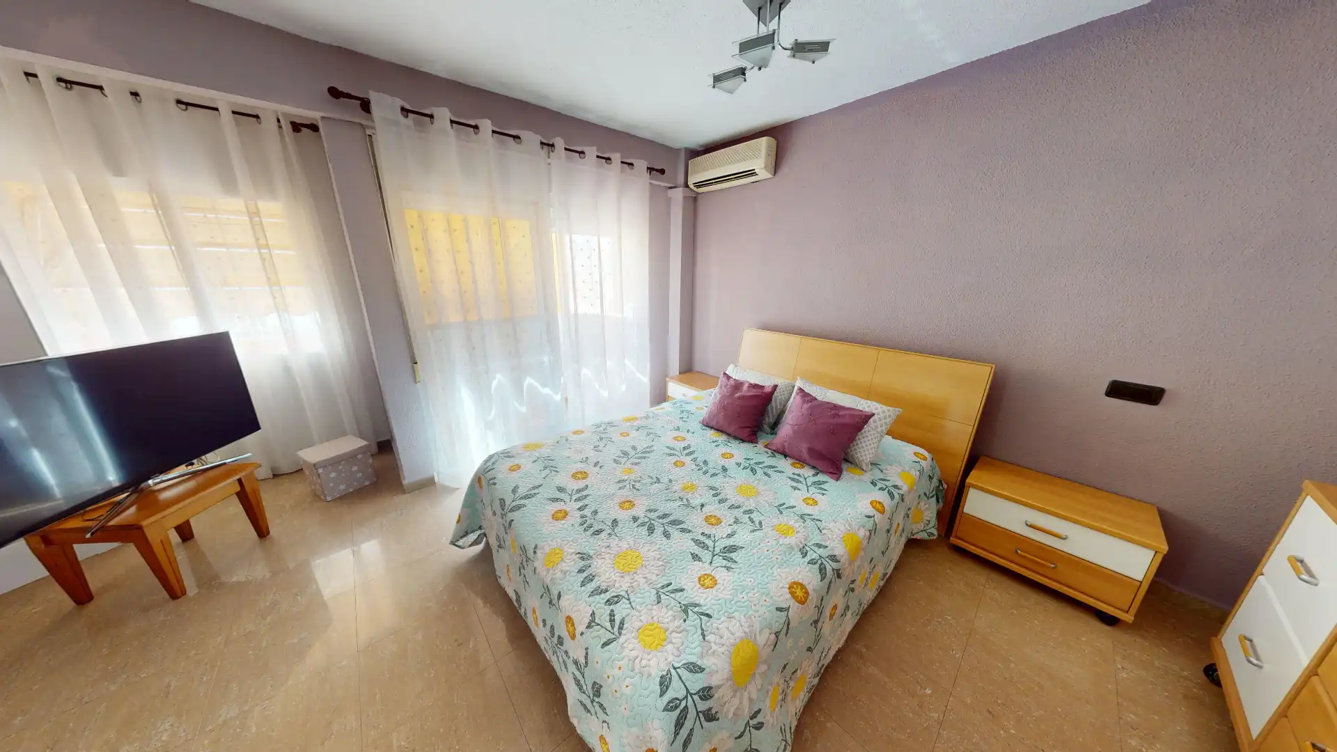 Habitación de Dúplex en venta en Benidorm con Aire acondicionado, Terraza y Amueblado