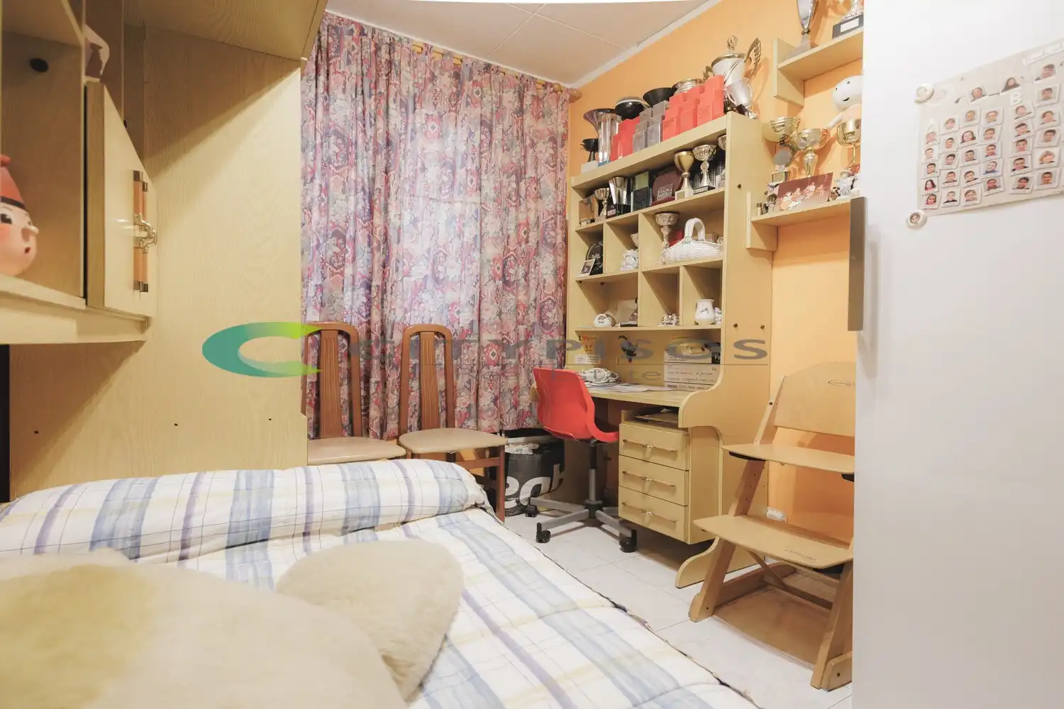 Bedroom of Flat for sale in Barcelona  with Air Conditioner and Oven