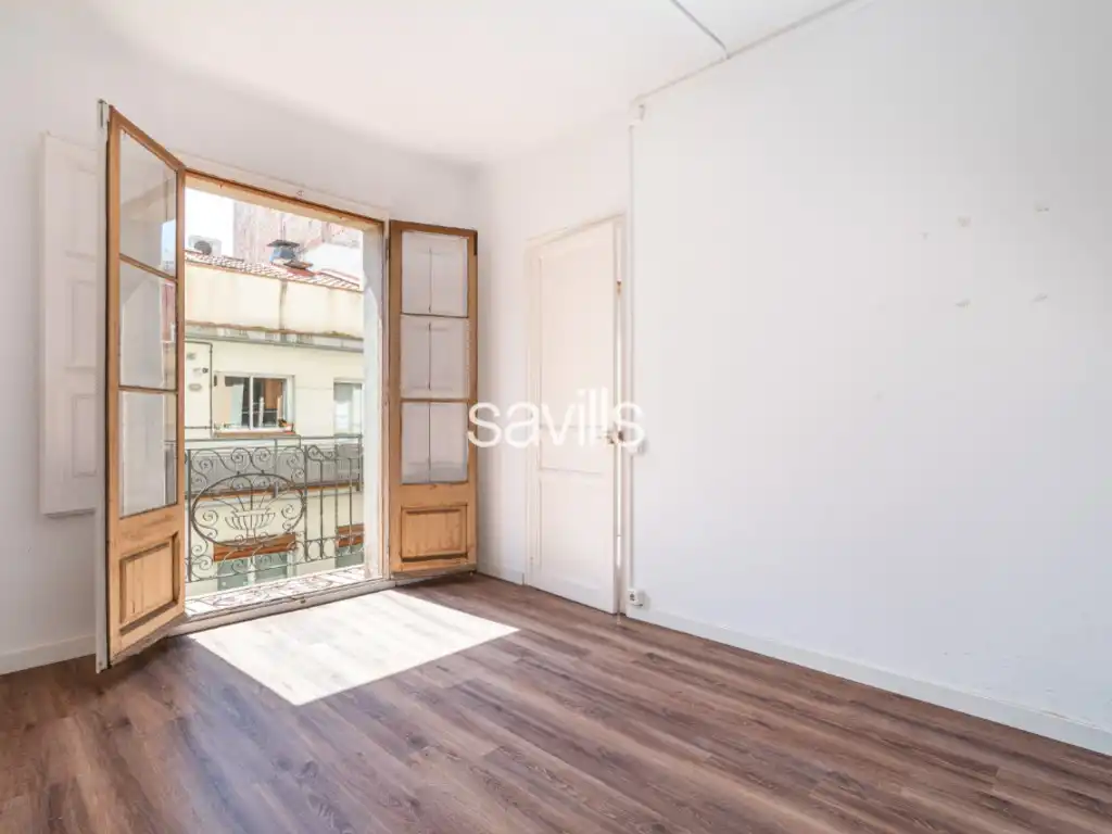 Dormitori de Apartament en venda en Barcelona amb Aire condicionat i Balcó
