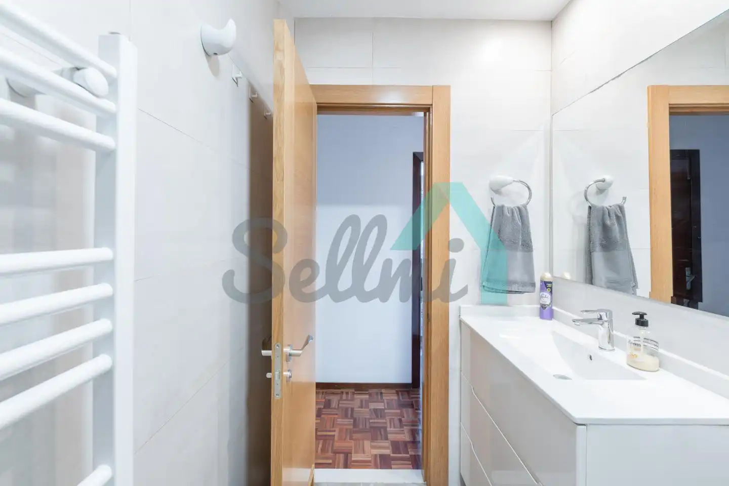 Room in Paz, El Cristo