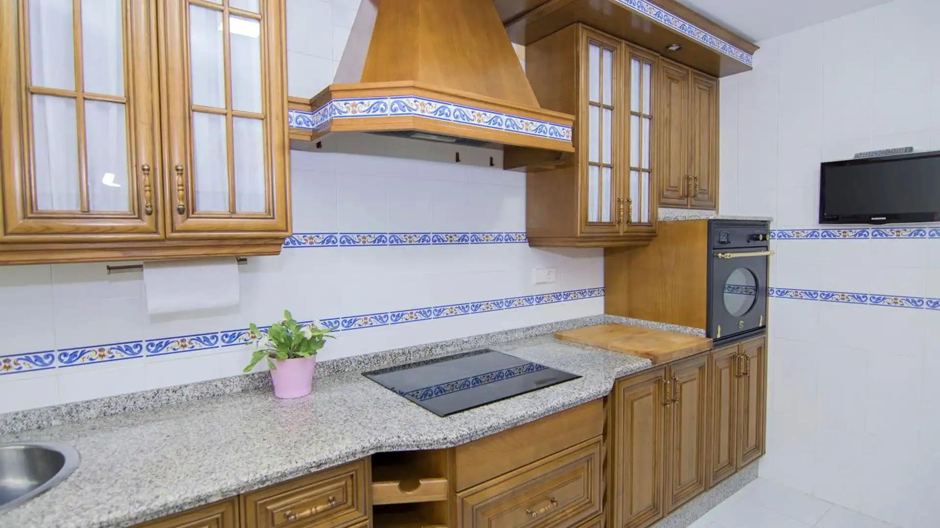 Kitchen of Flat for rent in Sanlúcar de Barrameda  with Air Conditioner and Furnished