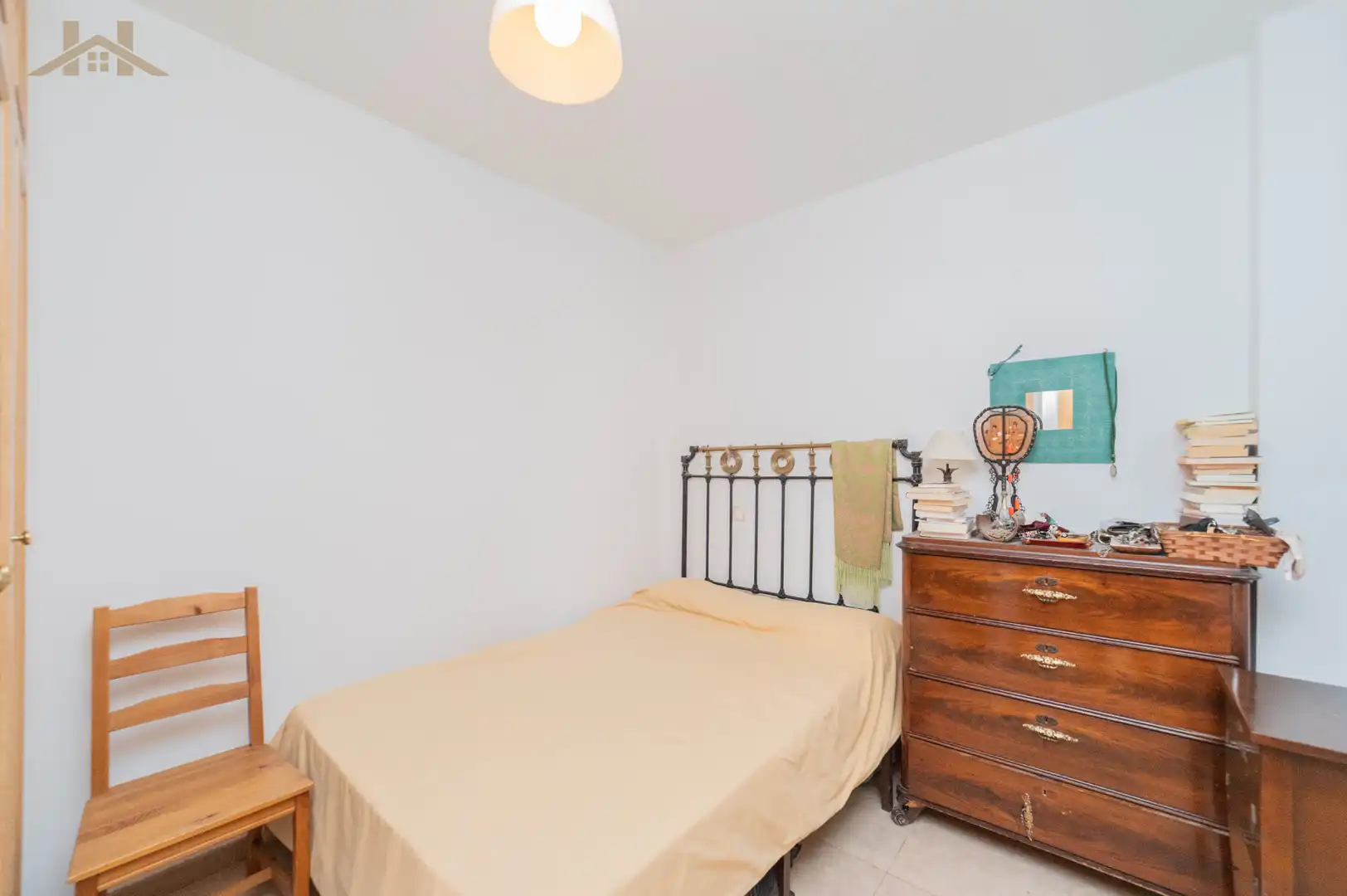 Habitación de Piso en venta en Villa del Prado con Balcón